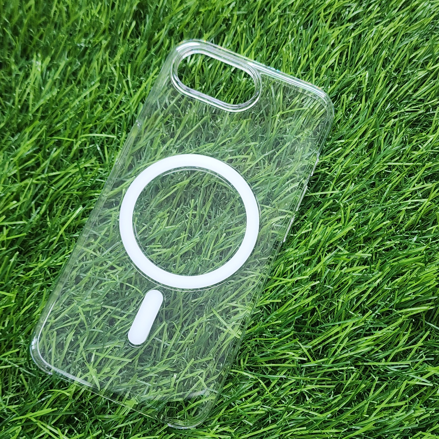 Пластиковый чехол Naturally Clear Case with MagSafe для iPhone 16e