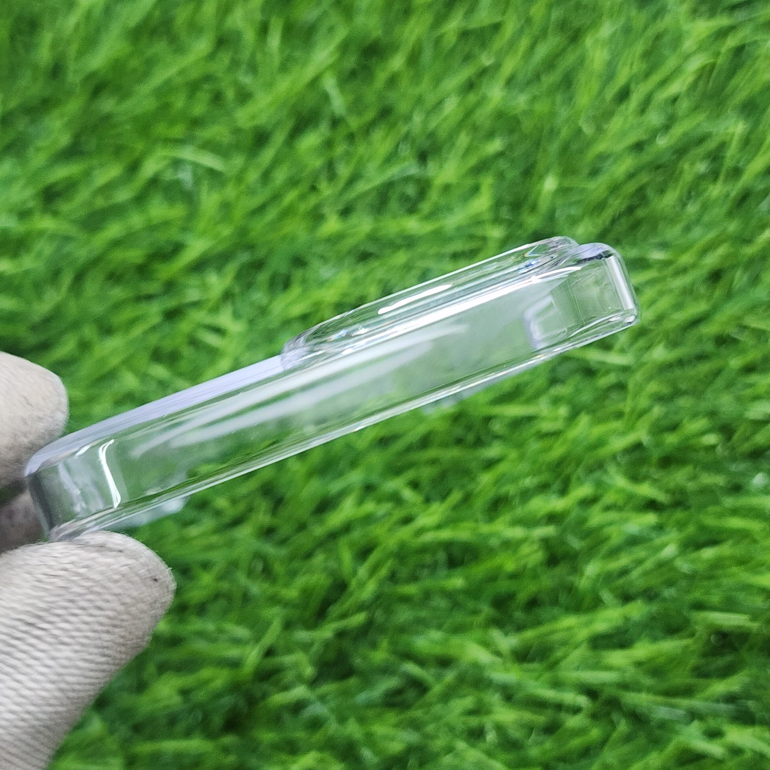 Пластиковый чехол Naturally Clear Case with MagSafe для iPhone 16e